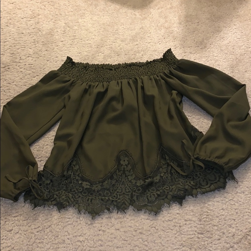 Abercrombie off the shoulder lace top